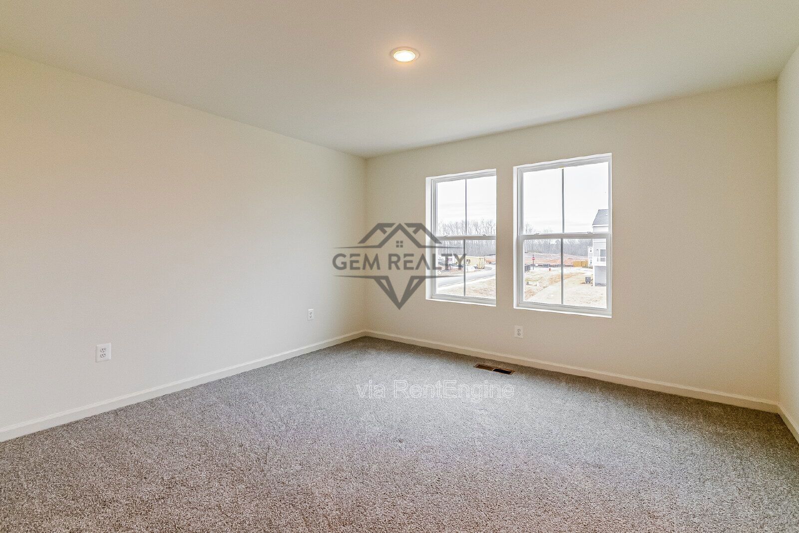 **MOVE-IN SPECIAL** $250 off the first months rent

Beautiful townhouse at Aspire at Wilderness Shores property image