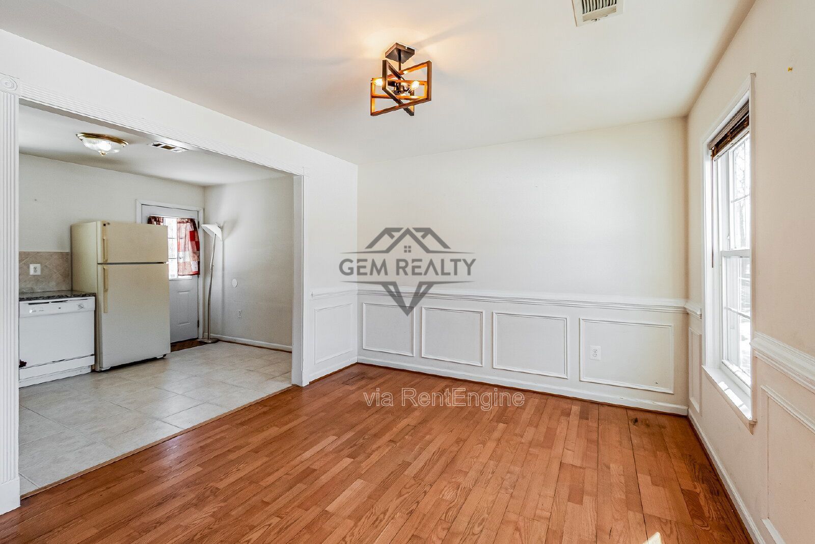 Single family home in great location! property image