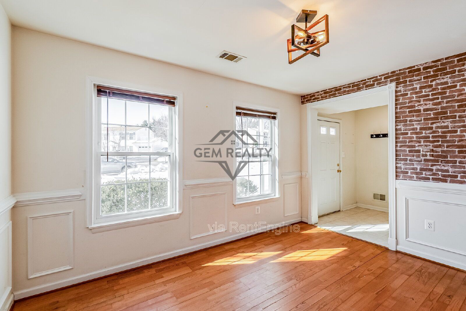 Single family home in great location! property image