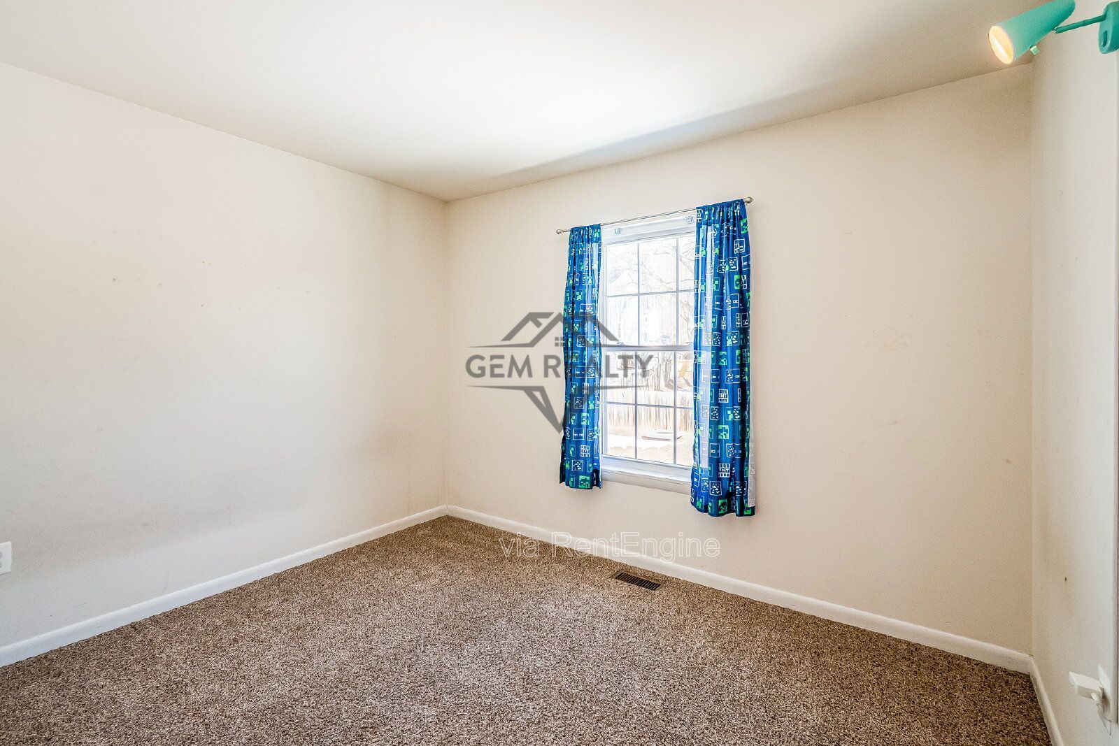 Single family home in great location! property image