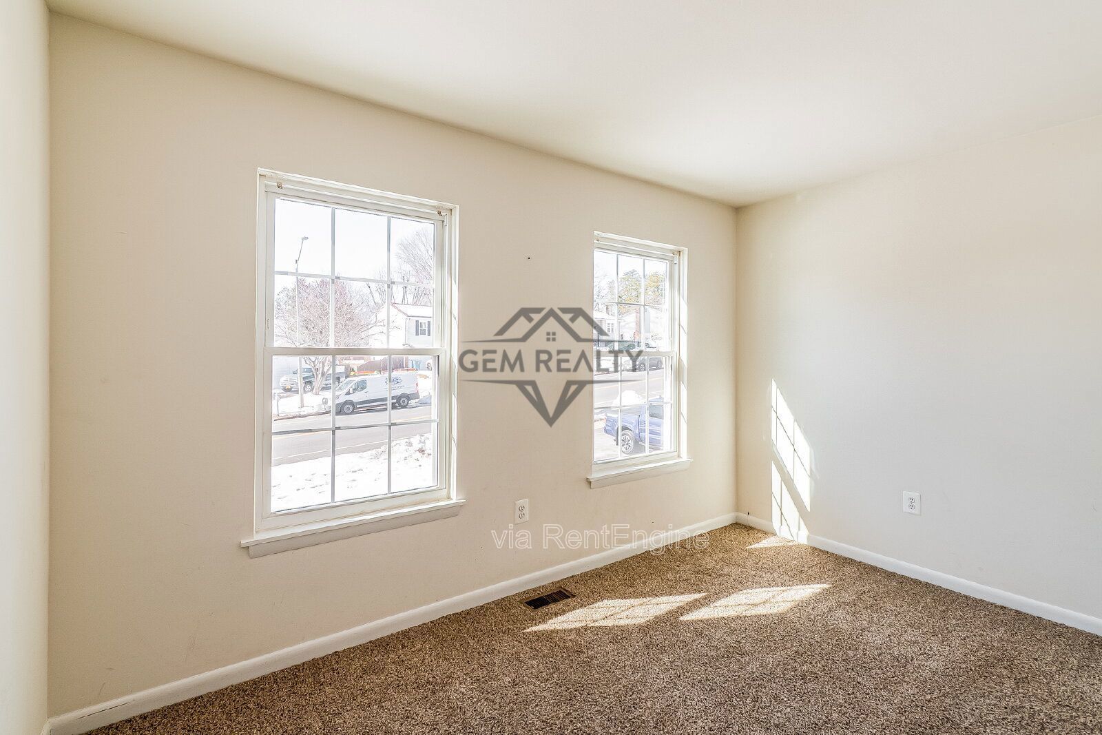 Single family home in great location! property image