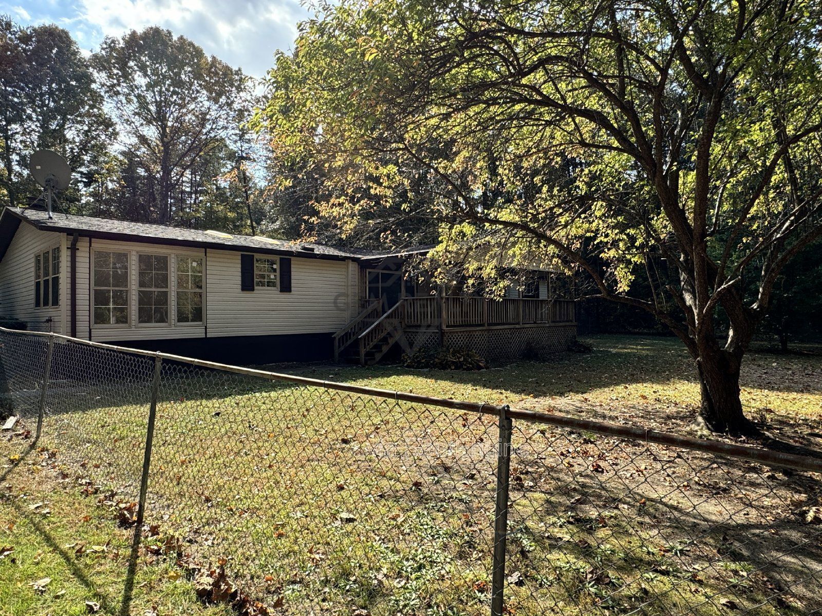 3-Bedroom Home with Spacious Layout – 340 Faucetts Road, Tappahannock
*KITCHEN COUNTERTOP WILL BE REPLACED IN MARCH '26 w/GRANITE. PROPERTY CAN BE LEASED BEFORE THIS DATE IF APPLICANT CHOOSES* property image