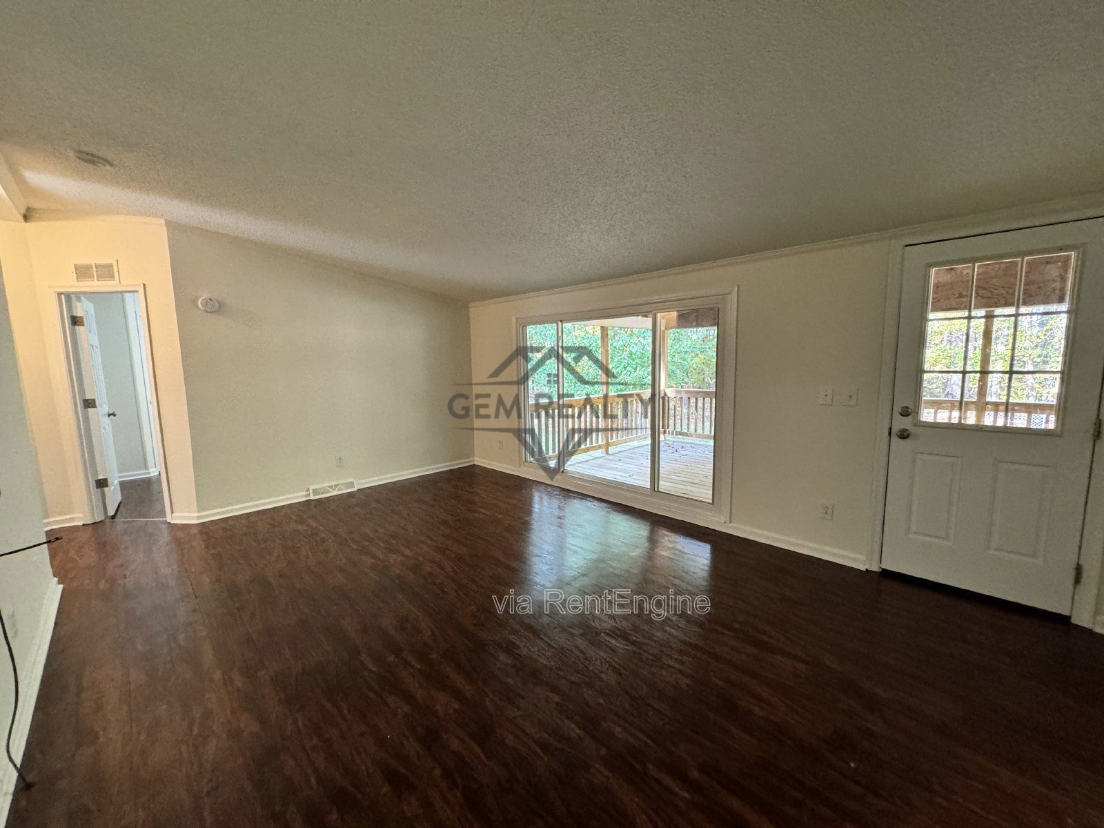 3-Bedroom Home with Spacious Layout – 340 Faucetts Road, Tappahannock
*KITCHEN COUNTERTOP WILL BE REPLACED IN MARCH '26 w/GRANITE. PROPERTY CAN BE LEASED BEFORE THIS DATE IF APPLICANT CHOOSES* property image