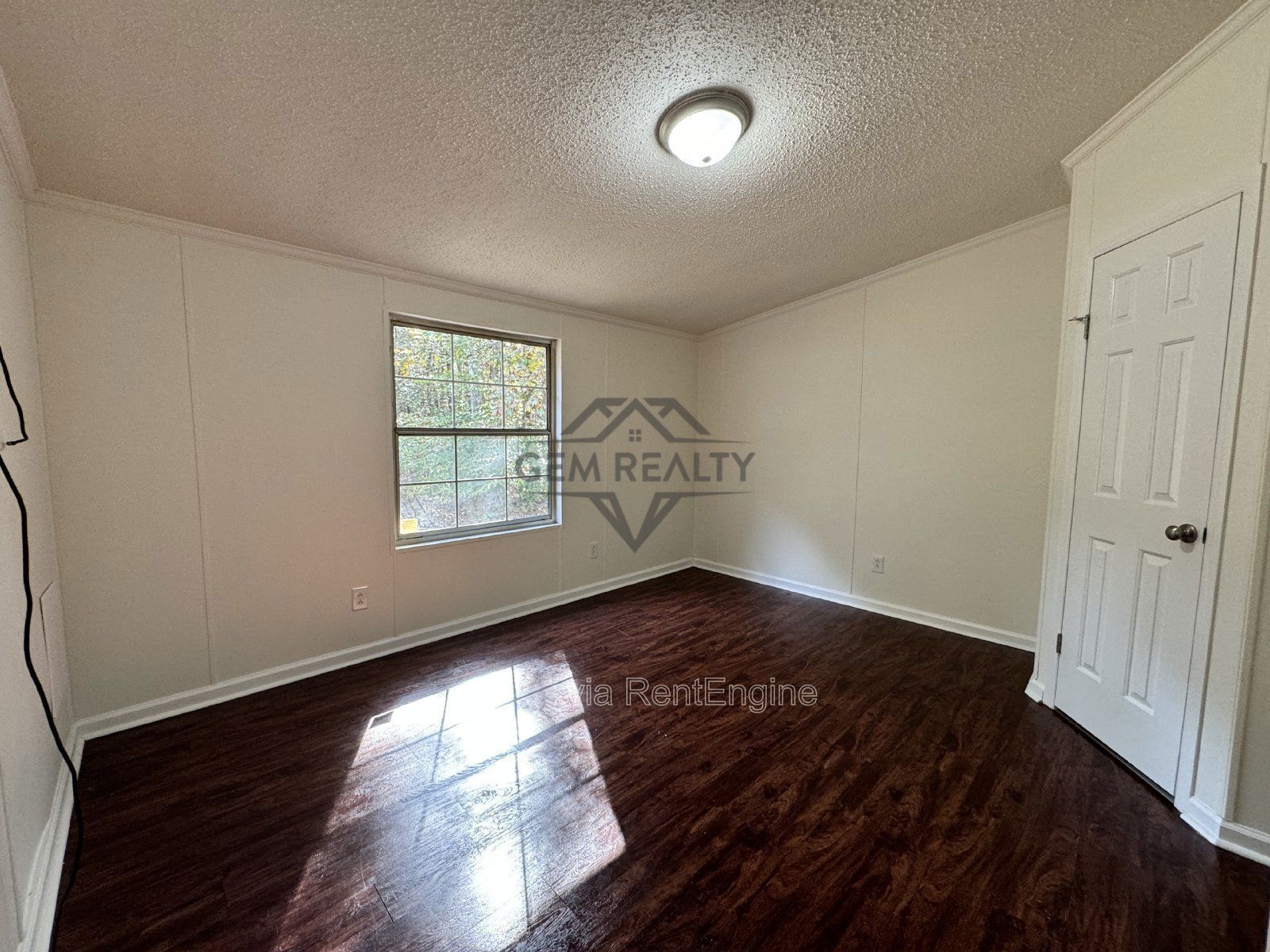 3-Bedroom Home with Spacious Layout – 340 Faucetts Road, Tappahannock
*KITCHEN COUNTERTOP WILL BE REPLACED IN MARCH '26 w/GRANITE. PROPERTY CAN BE LEASED BEFORE THIS DATE IF APPLICANT CHOOSES* property image