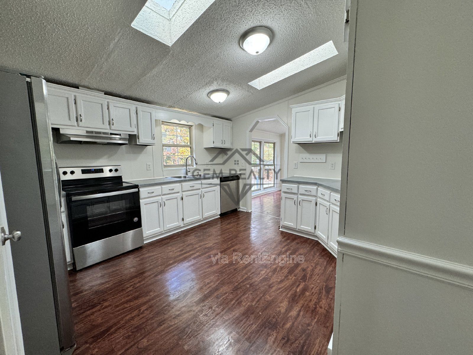 3-Bedroom Home with Spacious Layout – 340 Faucetts Road, Tappahannock
*KITCHEN COUNTERTOP WILL BE REPLACED IN MARCH '26 w/GRANITE. PROPERTY CAN BE LEASED BEFORE THIS DATE IF APPLICANT CHOOSES* property image