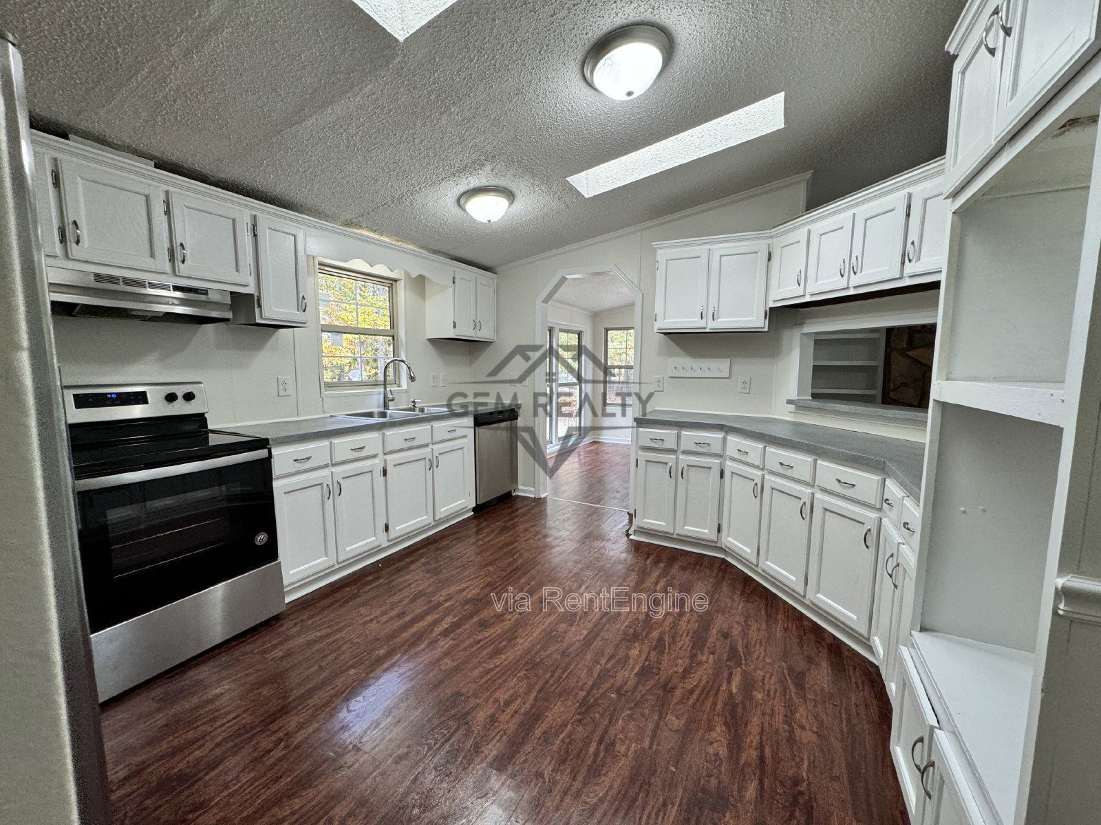 3-Bedroom Home with Spacious Layout – 340 Faucetts Road, Tappahannock
*KITCHEN COUNTERTOP WILL BE REPLACED IN MARCH '26 w/GRANITE. PROPERTY CAN BE LEASED BEFORE THIS DATE IF APPLICANT CHOOSES* property image