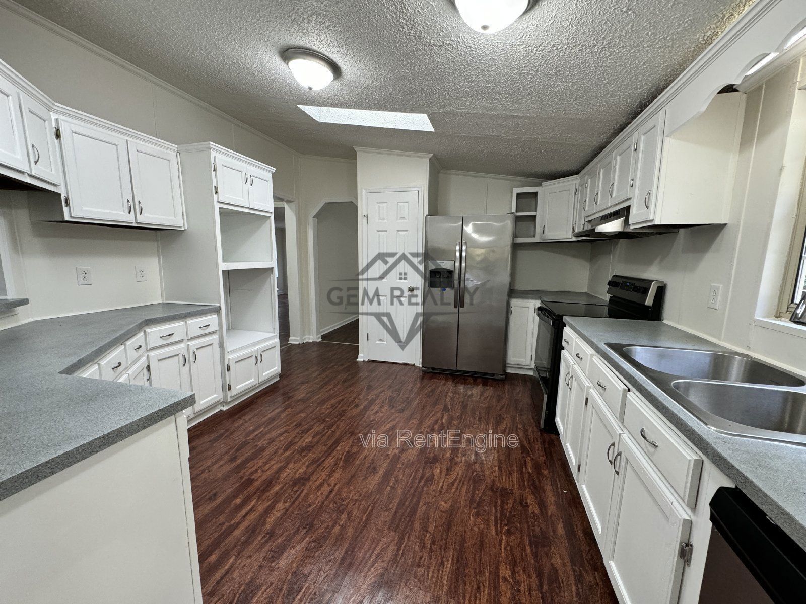 3-Bedroom Home with Spacious Layout – 340 Faucetts Road, Tappahannock
*KITCHEN COUNTERTOP WILL BE REPLACED IN MARCH '26 w/GRANITE. PROPERTY CAN BE LEASED BEFORE THIS DATE IF APPLICANT CHOOSES* property image