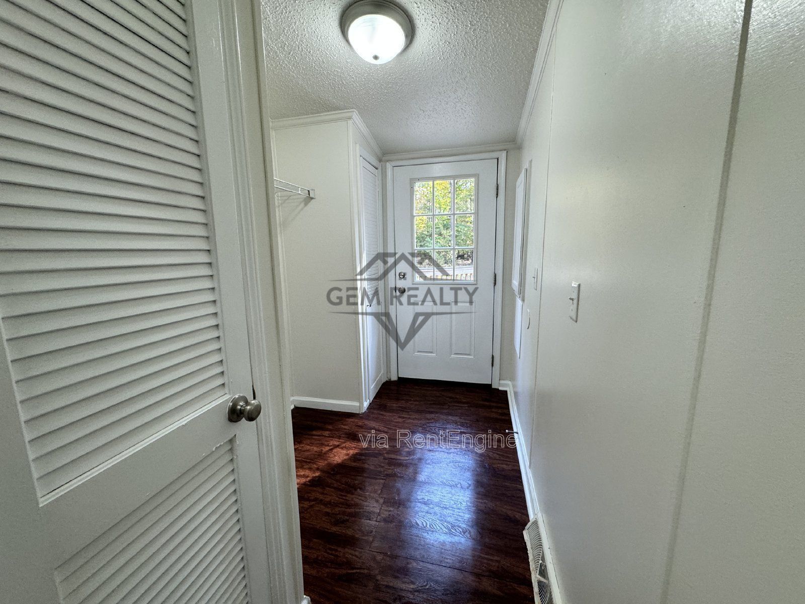 3-Bedroom Home with Spacious Layout – 340 Faucetts Road, Tappahannock
*KITCHEN COUNTERTOP WILL BE REPLACED IN MARCH '26 w/GRANITE. PROPERTY CAN BE LEASED BEFORE THIS DATE IF APPLICANT CHOOSES* property image