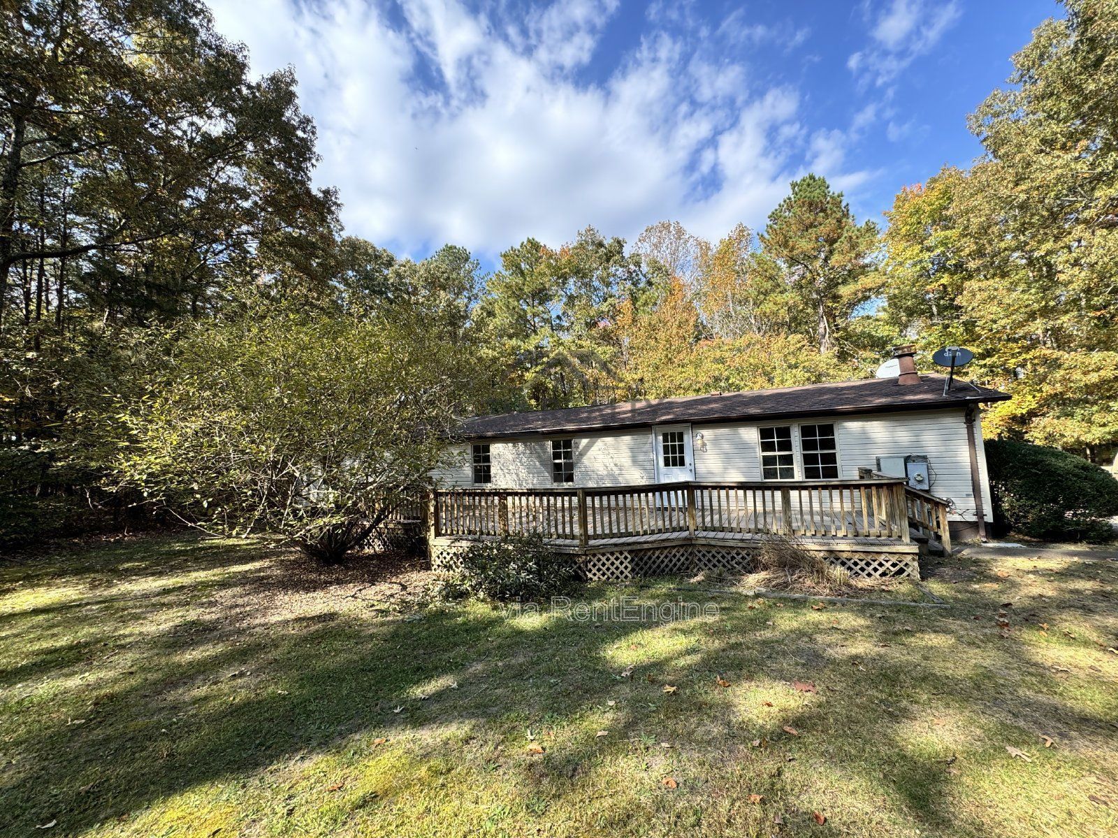 3-Bedroom Home with Spacious Layout – 340 Faucetts Road, Tappahannock
*KITCHEN COUNTERTOP WILL BE REPLACED IN MARCH '26 w/GRANITE. PROPERTY CAN BE LEASED BEFORE THIS DATE IF APPLICANT CHOOSES* property image