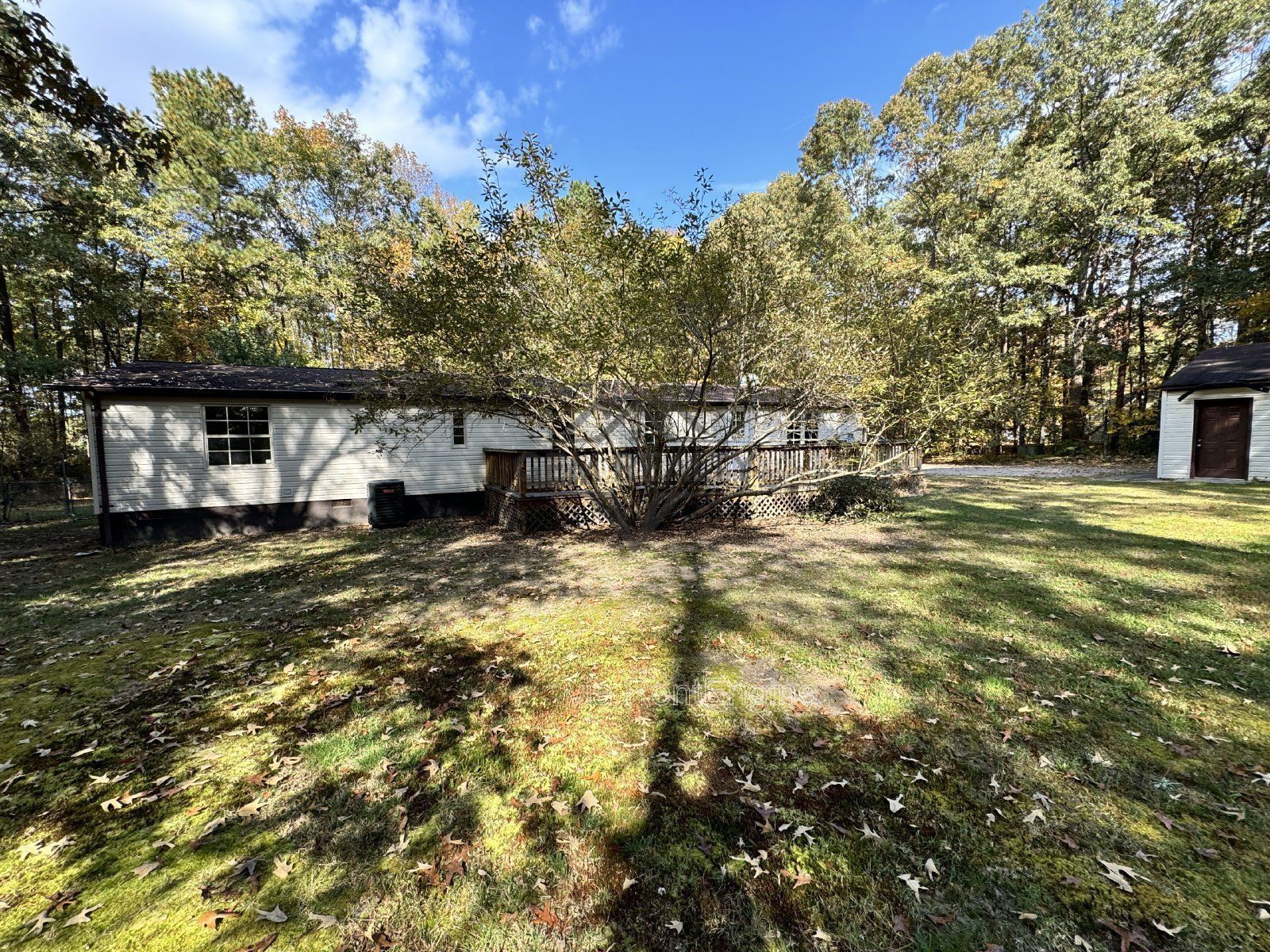 3-Bedroom Home with Spacious Layout – 340 Faucetts Road, Tappahannock
*KITCHEN COUNTERTOP WILL BE REPLACED IN MARCH '26 w/GRANITE. PROPERTY CAN BE LEASED BEFORE THIS DATE IF APPLICANT CHOOSES* property image