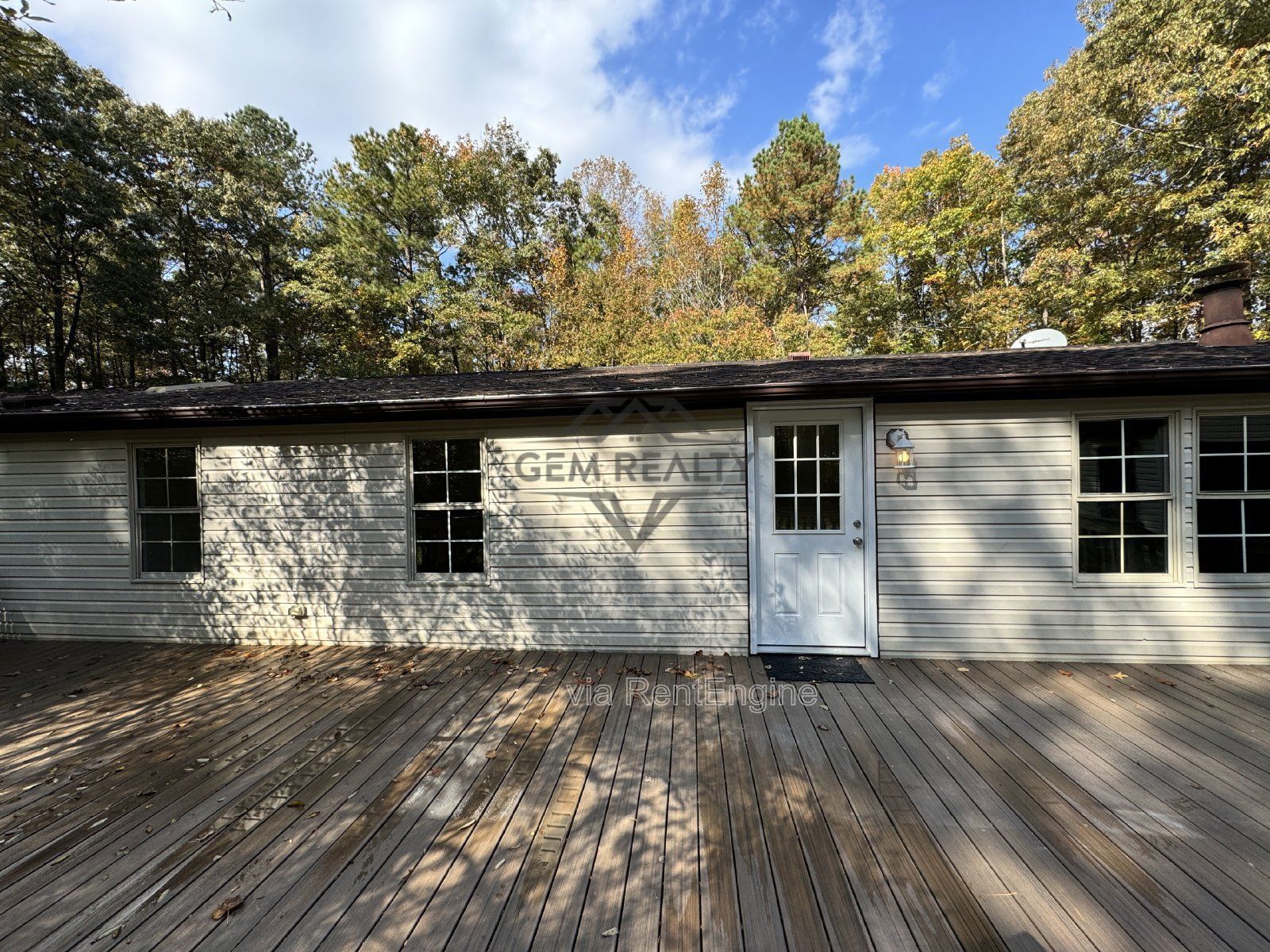 3-Bedroom Home with Spacious Layout – 340 Faucetts Road, Tappahannock
*KITCHEN COUNTERTOP WILL BE REPLACED IN MARCH '26 w/GRANITE. PROPERTY CAN BE LEASED BEFORE THIS DATE IF APPLICANT CHOOSES* property image