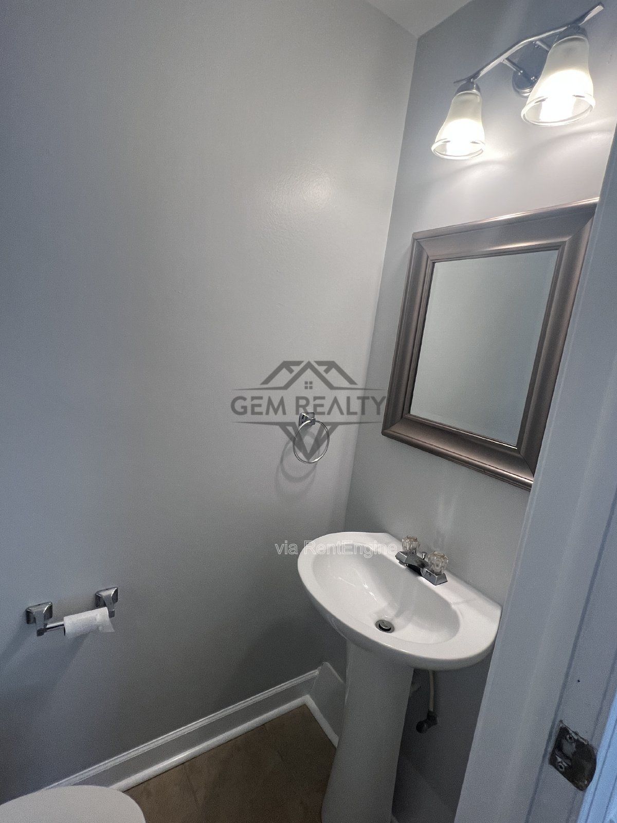 Spacious 3 Bedroom End Unit Townhome in Breezewood Forest in Fredericksburg property image