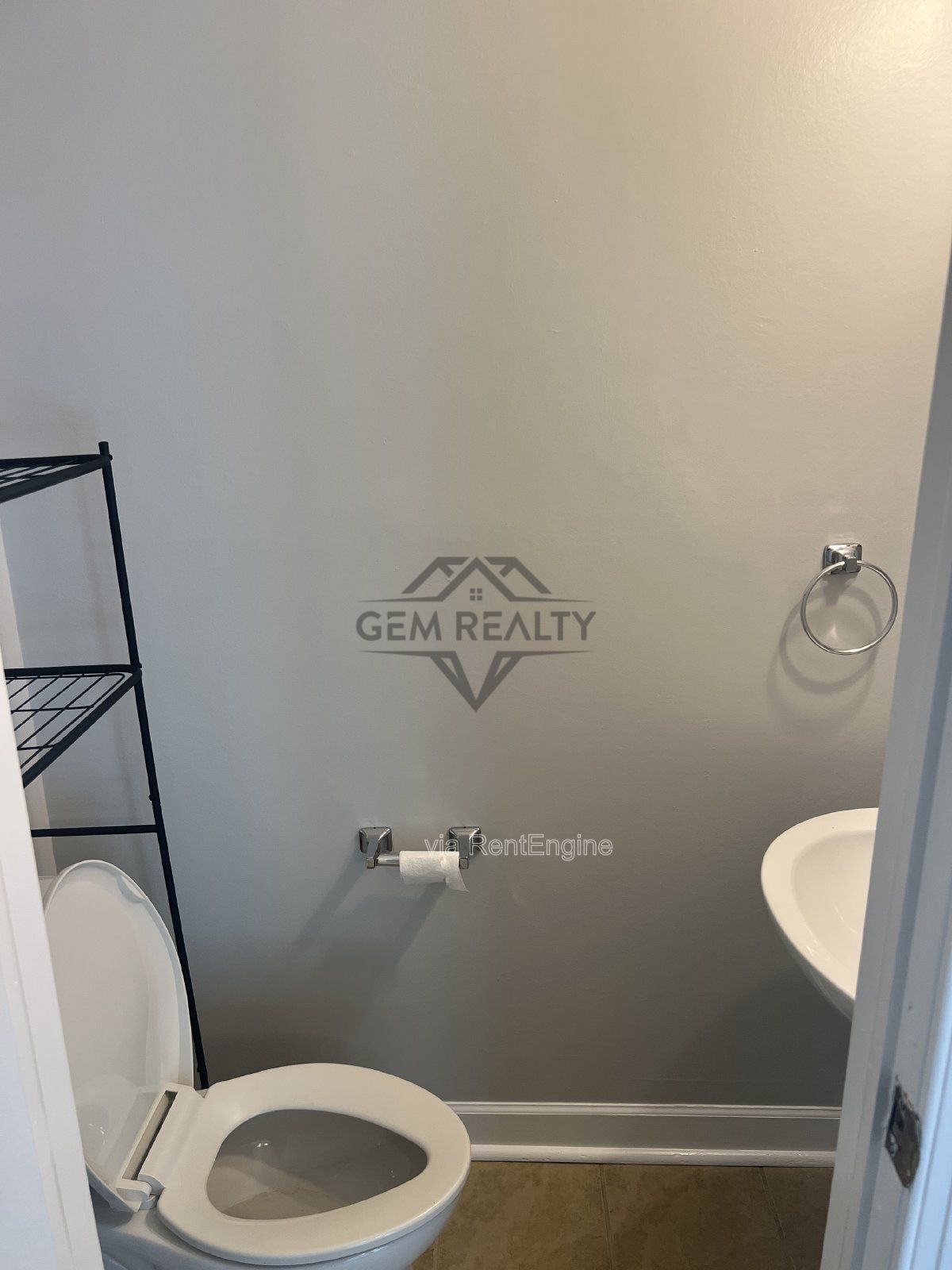 Spacious 3 Bedroom End Unit Townhome in Breezewood Forest in Fredericksburg property image