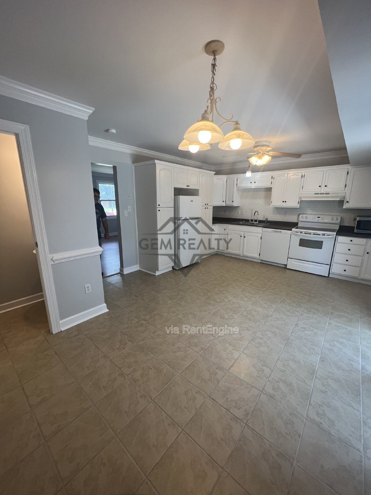 Spacious 3 Bedroom End Unit Townhome in Breezewood Forest in Fredericksburg property image