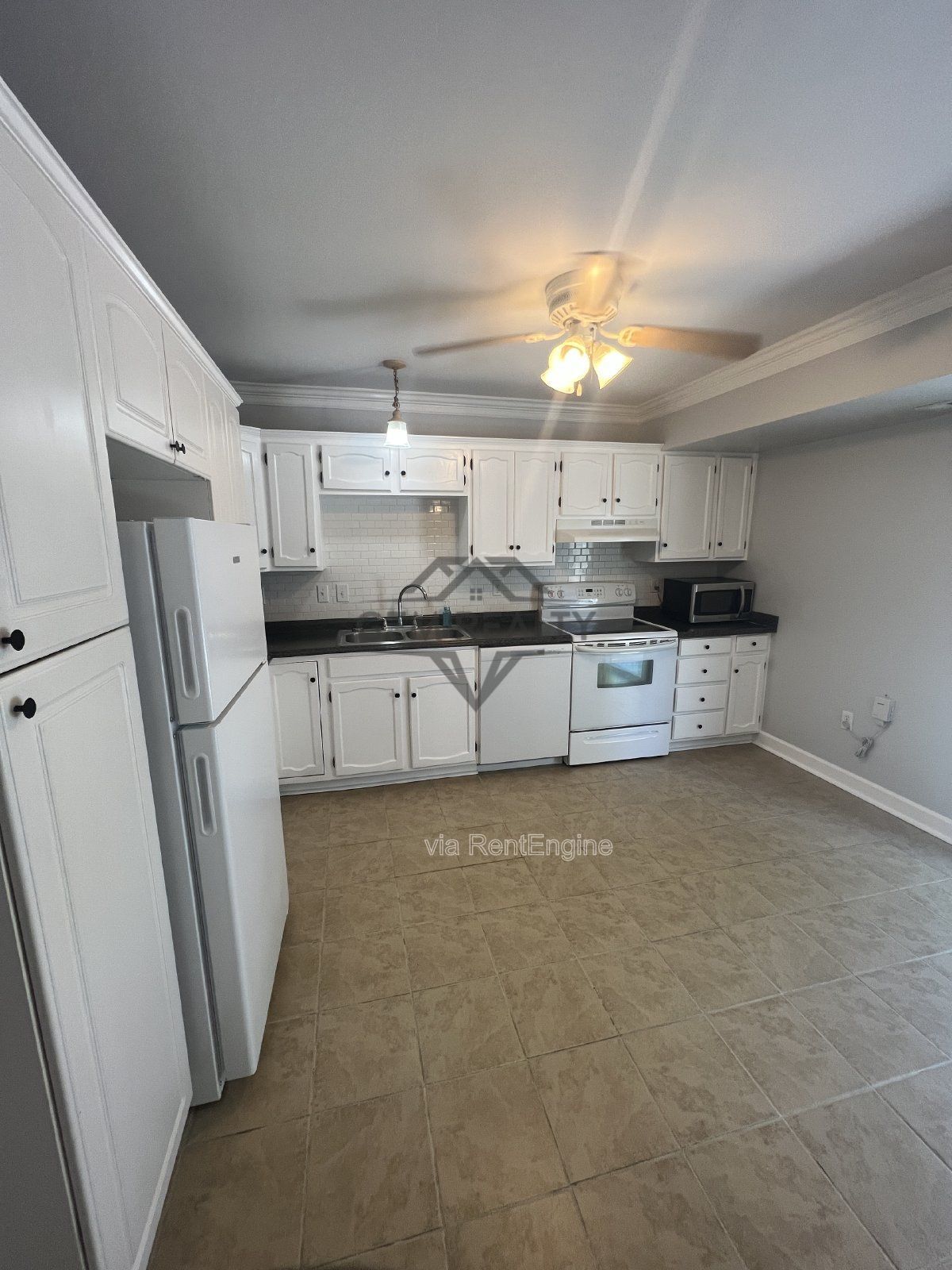 Spacious 3 Bedroom End Unit Townhome in Breezewood Forest in Fredericksburg property image