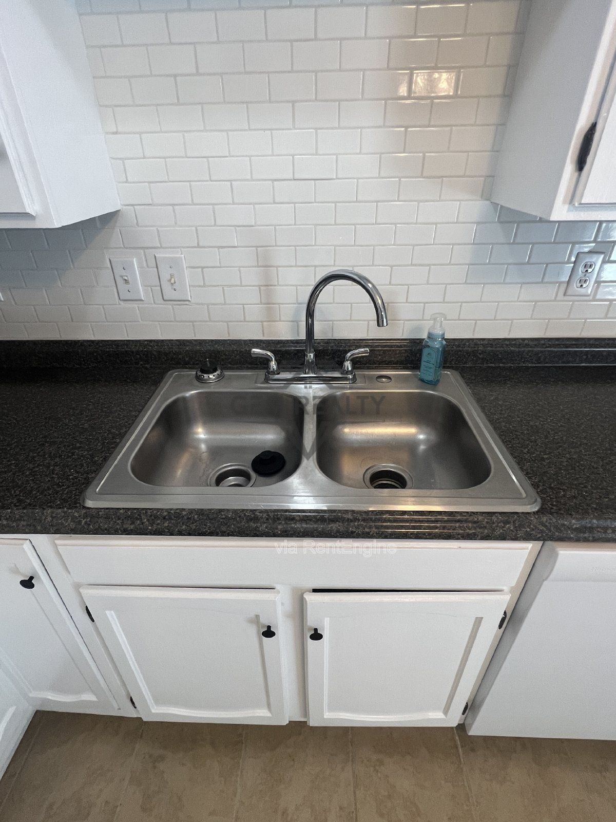 Spacious 3 Bedroom End Unit Townhome in Breezewood Forest in Fredericksburg property image