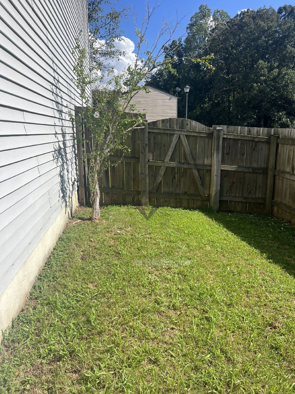 Spacious 3 Bedroom End Unit Townhome in Breezewood Forest in Fredericksburg property image