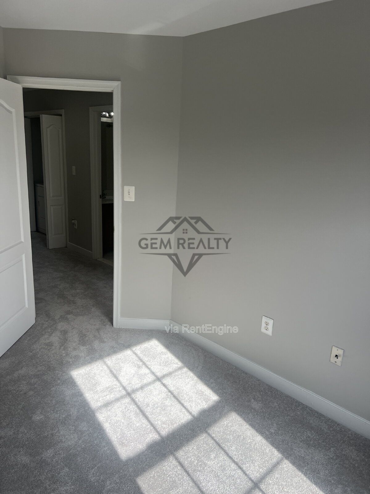 Expansive 4-Bedroom Townhouse on Broker Lane – 2342 Sq Ft of Comfort in Woodbridge! property image