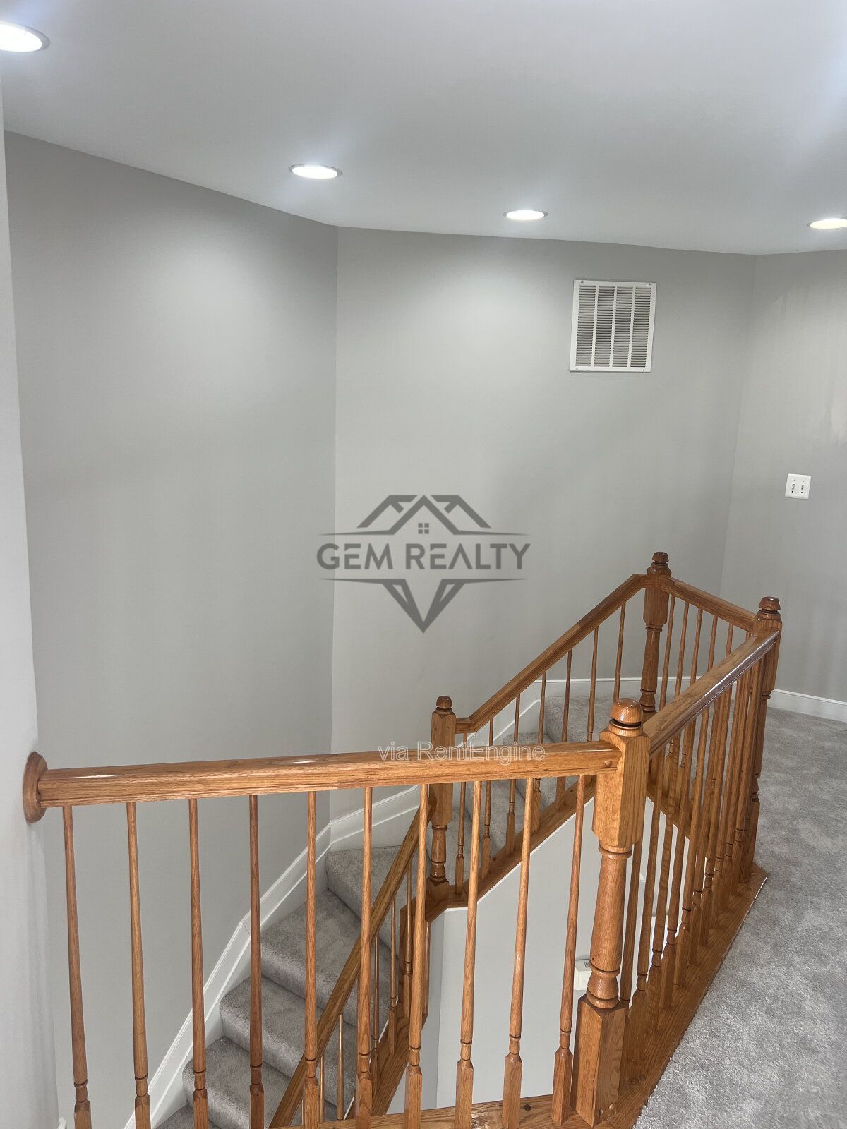 Expansive 4-Bedroom Townhouse on Broker Lane – 2342 Sq Ft of Comfort in Woodbridge! property image