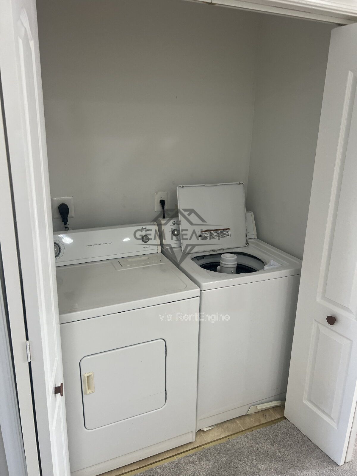 Expansive 4-Bedroom Townhouse on Broker Lane – 2342 Sq Ft of Comfort in Woodbridge! property image