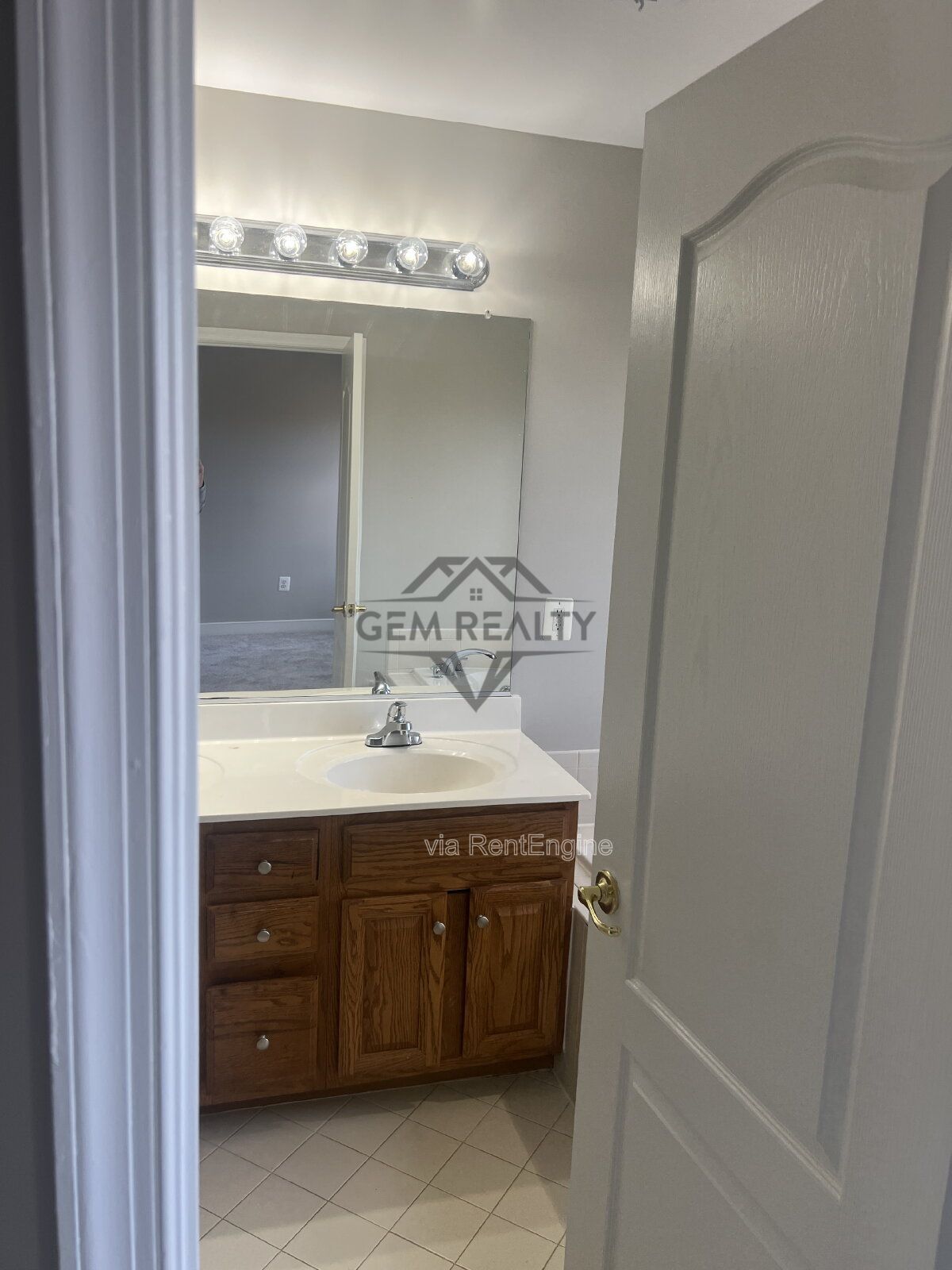 Expansive 4-Bedroom Townhouse on Broker Lane – 2342 Sq Ft of Comfort in Woodbridge! property image