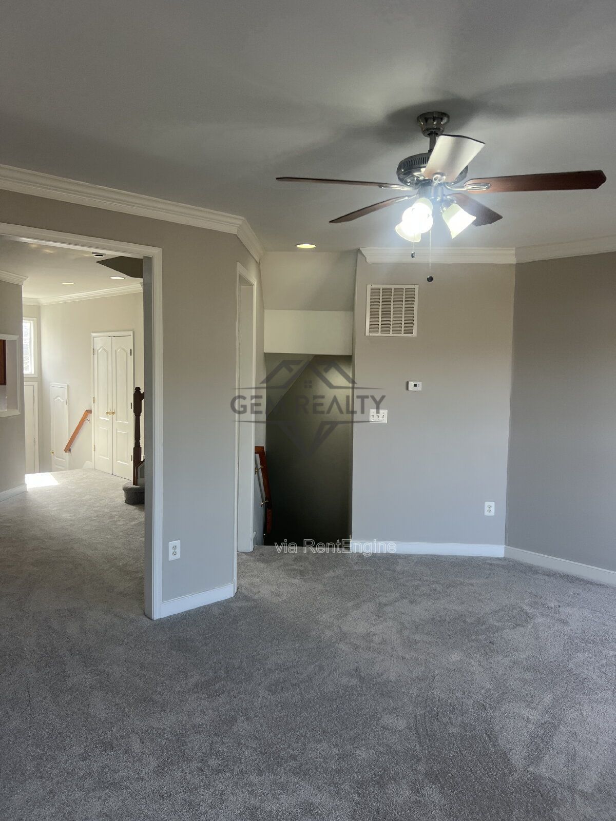 Expansive 4-Bedroom Townhouse on Broker Lane – 2342 Sq Ft of Comfort in Woodbridge! property image