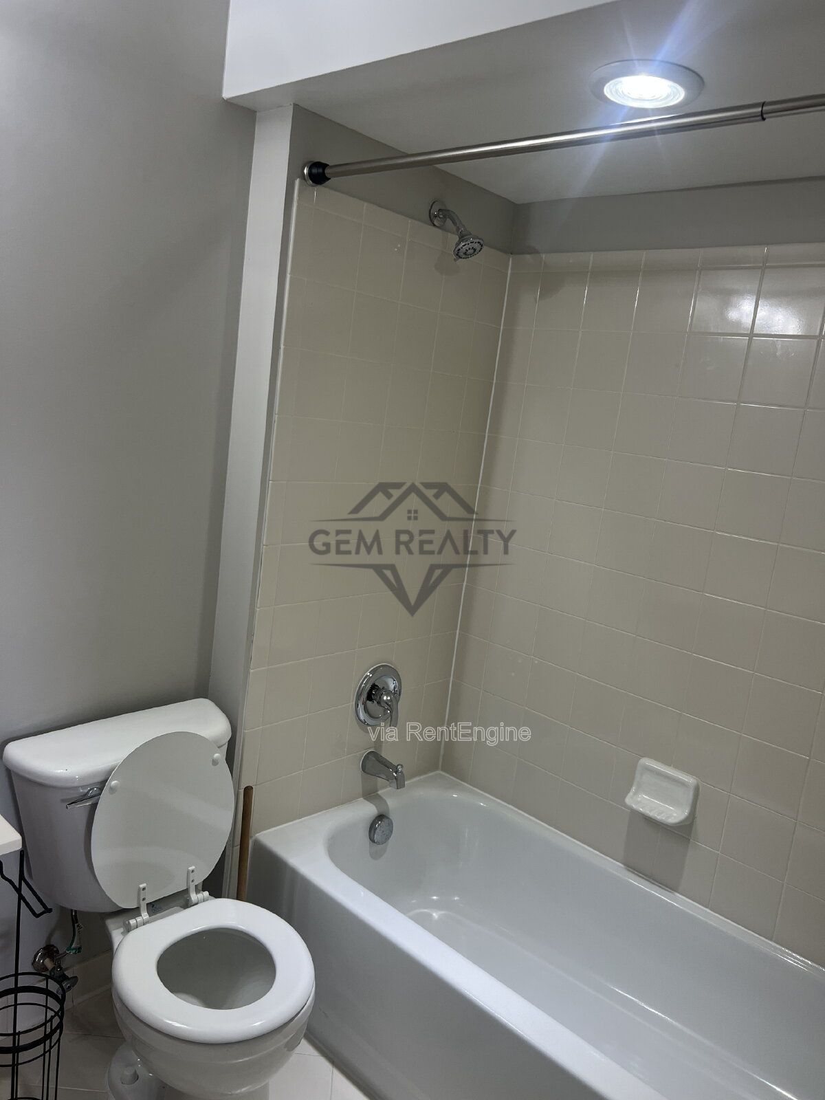 Expansive 4-Bedroom Townhouse on Broker Lane – 2342 Sq Ft of Comfort in Woodbridge! property image