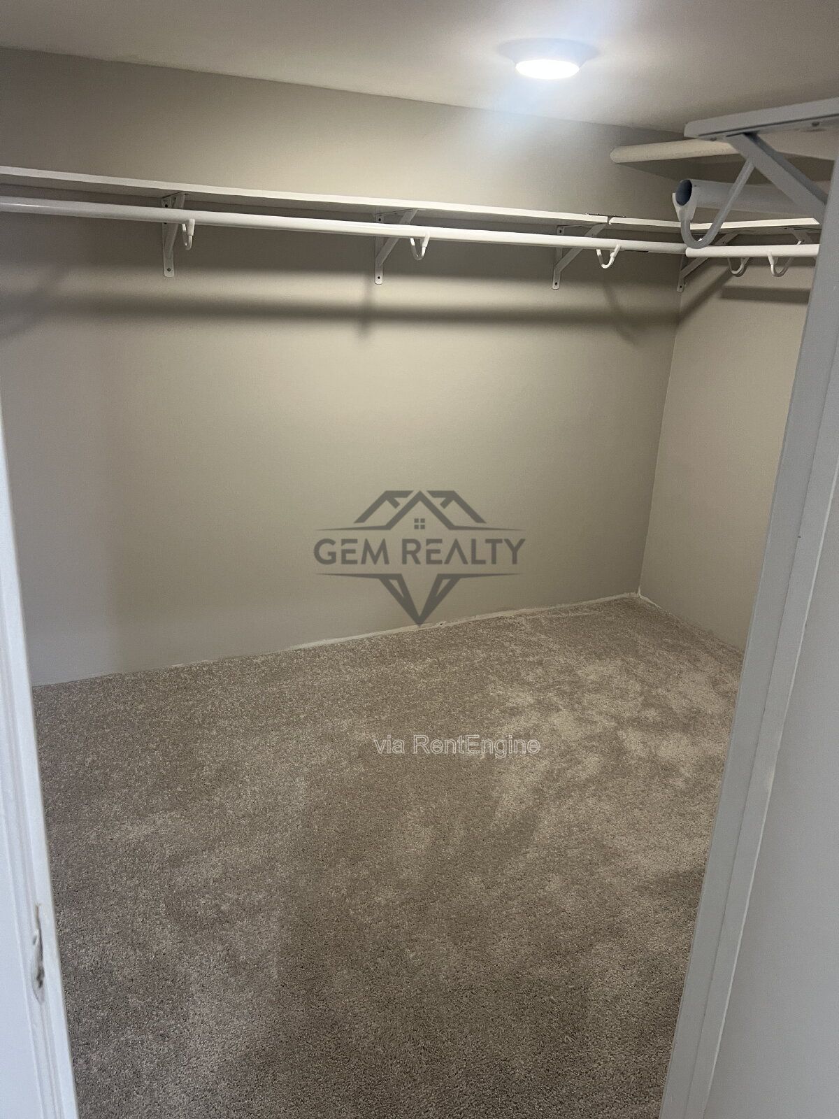 Expansive 4-Bedroom Townhouse on Broker Lane – 2342 Sq Ft of Comfort in Woodbridge! property image