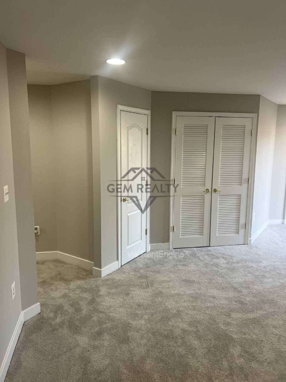 Expansive 4-Bedroom Townhouse on Broker Lane – 2342 Sq Ft of Comfort in Woodbridge! property image