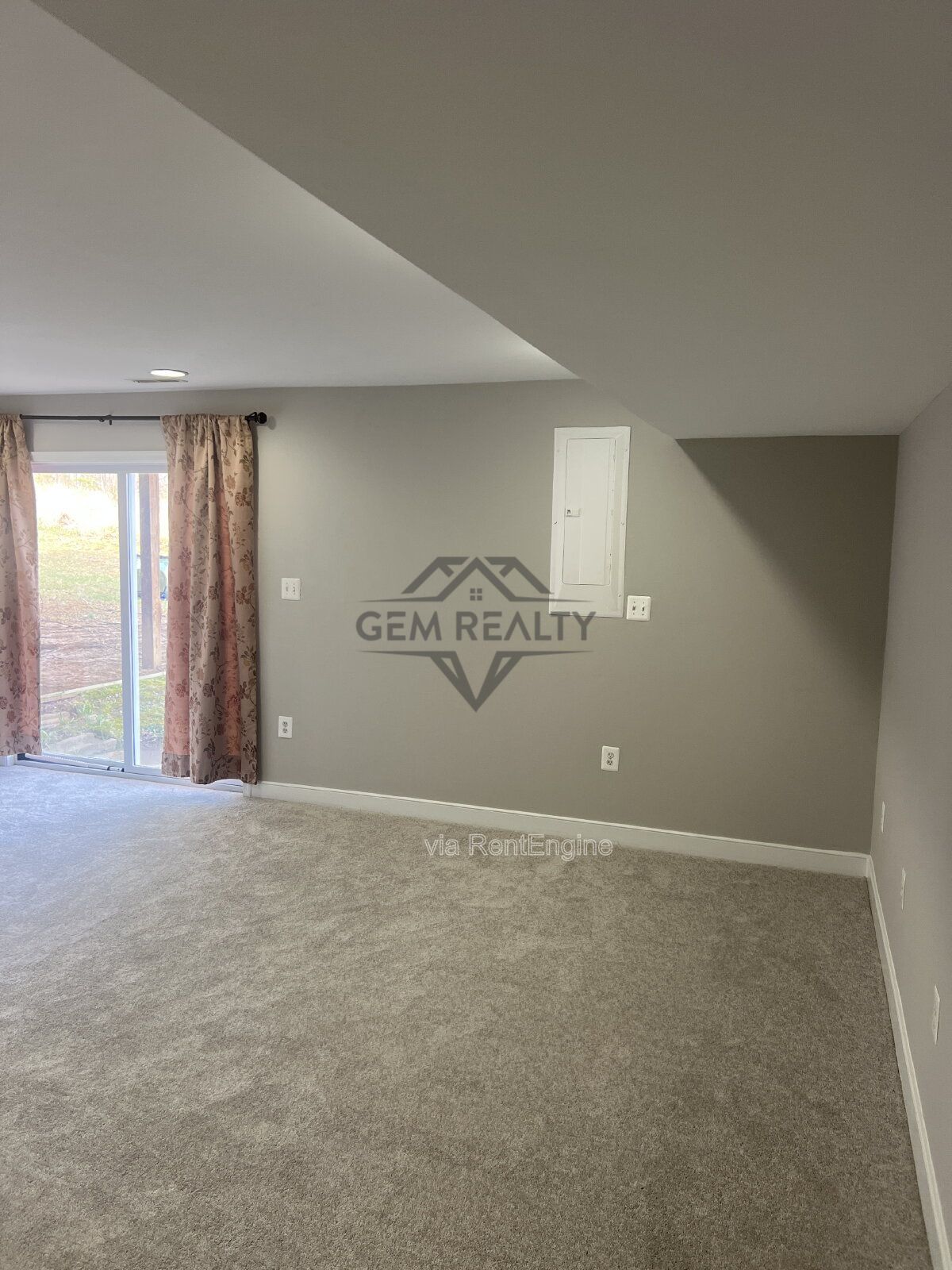 Expansive 4-Bedroom Townhouse on Broker Lane – 2342 Sq Ft of Comfort in Woodbridge! property image