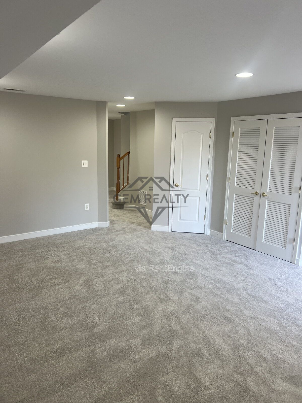 Expansive 4-Bedroom Townhouse on Broker Lane – 2342 Sq Ft of Comfort in Woodbridge! property image