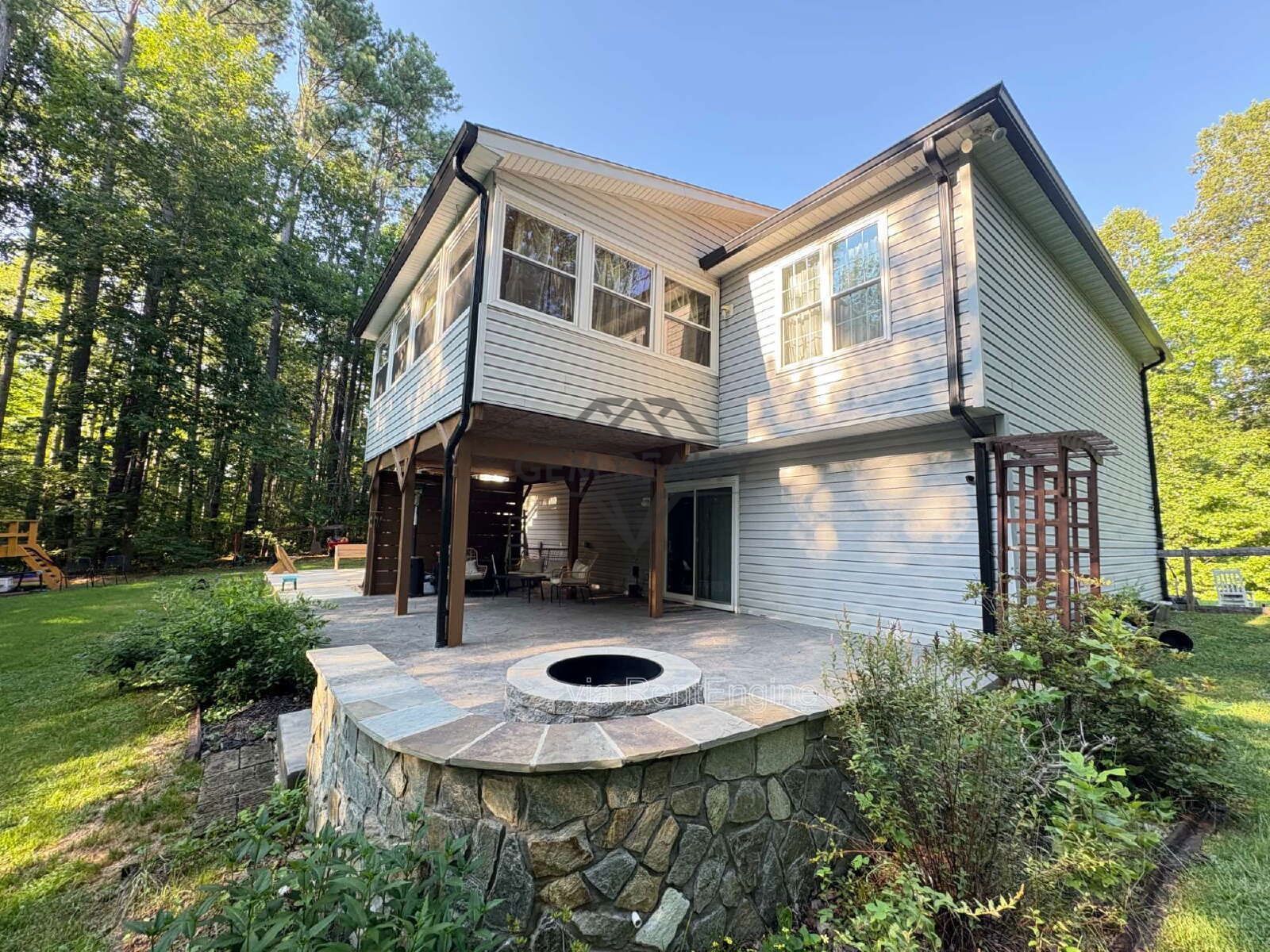 Spacious Multi-Generational Home on 3 Acres | In-Law Suite | No HOA property image