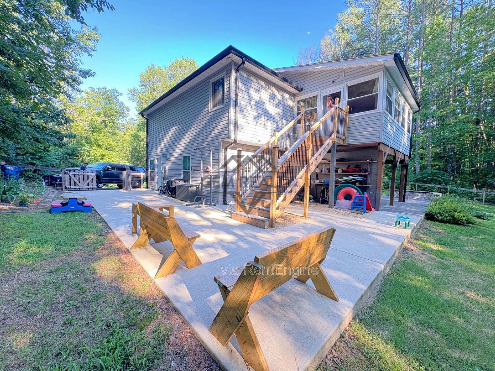 Spacious Multi-Generational Home on 3 Acres | In-Law Suite | No HOA property image