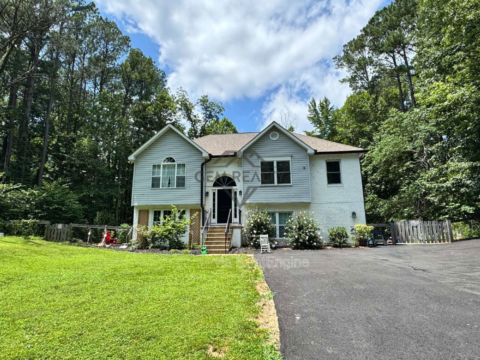 Spacious Multi-Generational Home on 3 Acres | In-Law Suite | No HOA property image