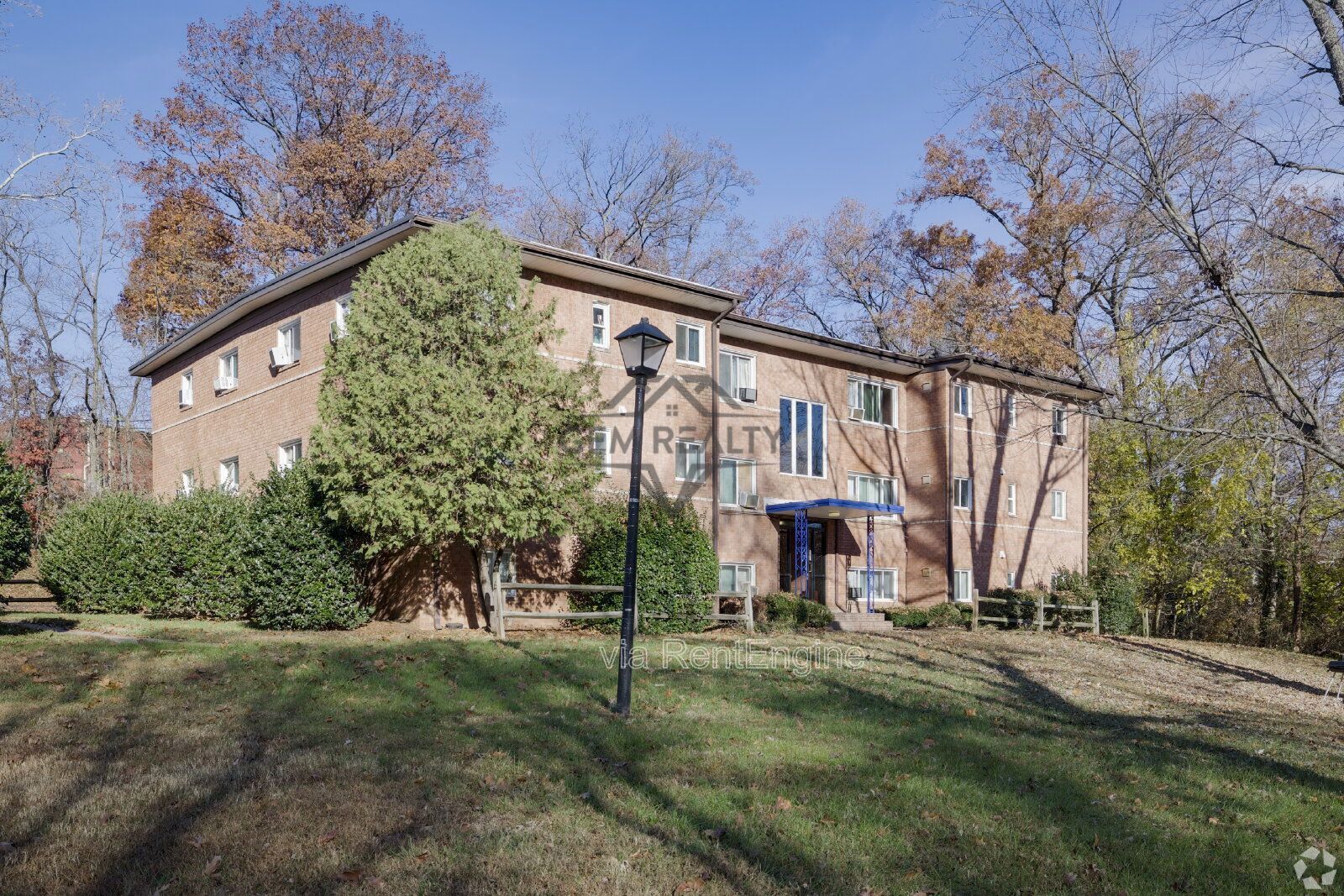 2 Bedroom Apartment in Convenient Woodbridge Location – Friendship Place Apartments property image