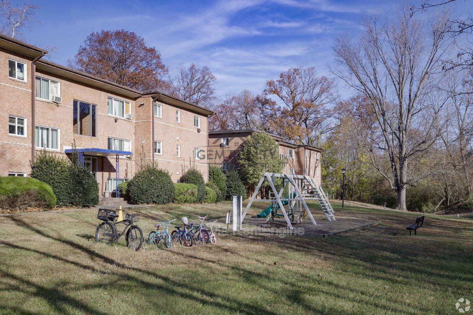 2 Bedroom Apartment in Convenient Woodbridge Location – Friendship Place Apartments property image