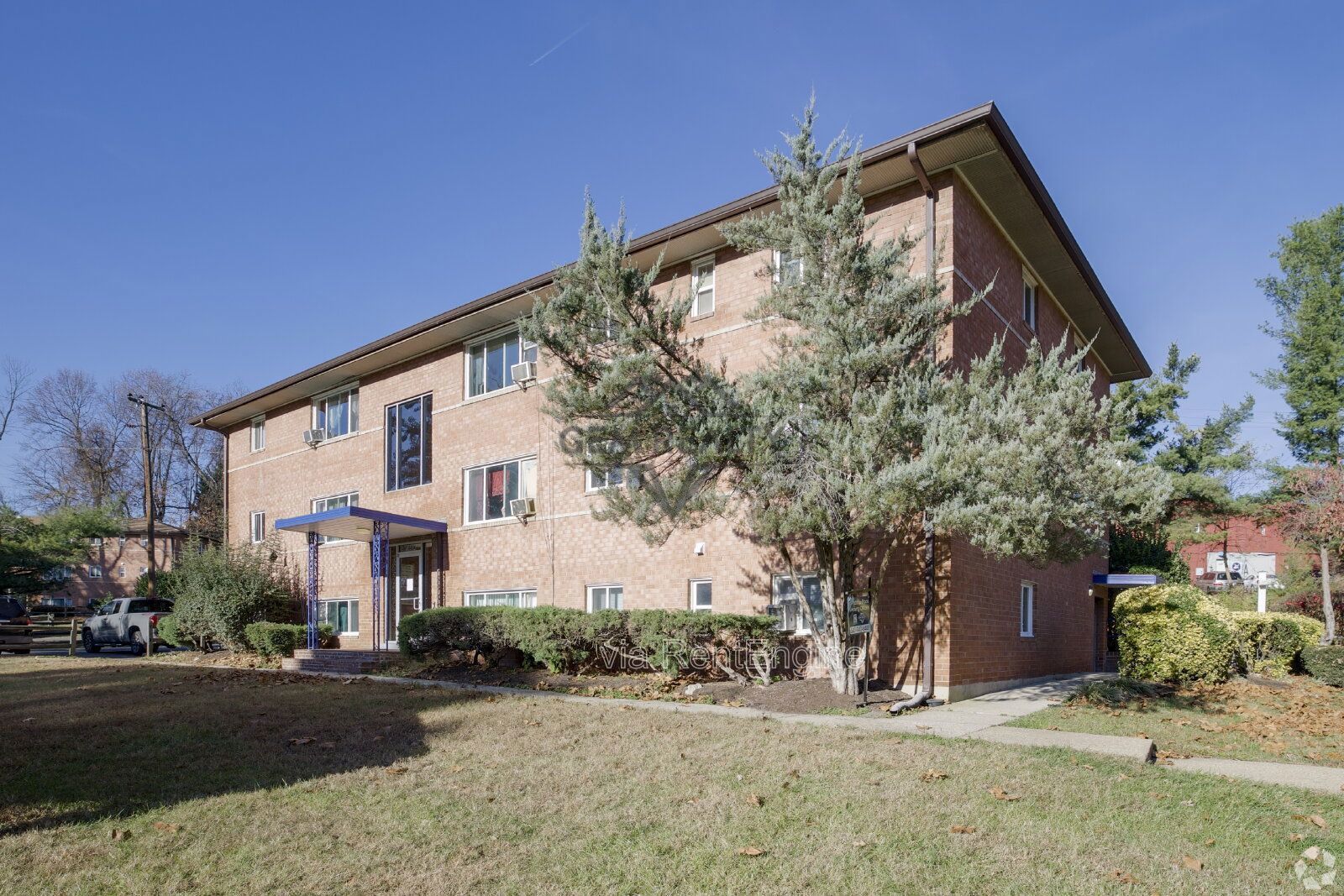2 Bedroom Apartment in Convenient Woodbridge Location – Friendship Place Apartments property image