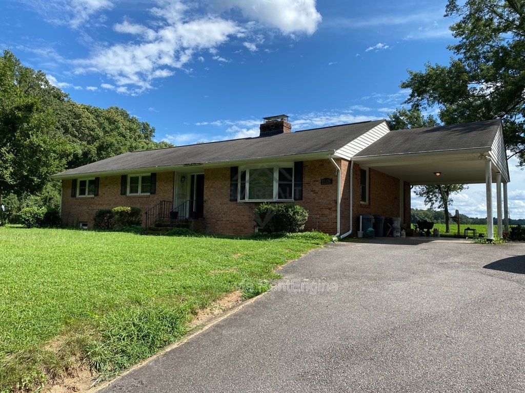 One-Level Living on a Full Acre in the Heart of Spotsylvania – Space, Privacy & Endless Potential! property image