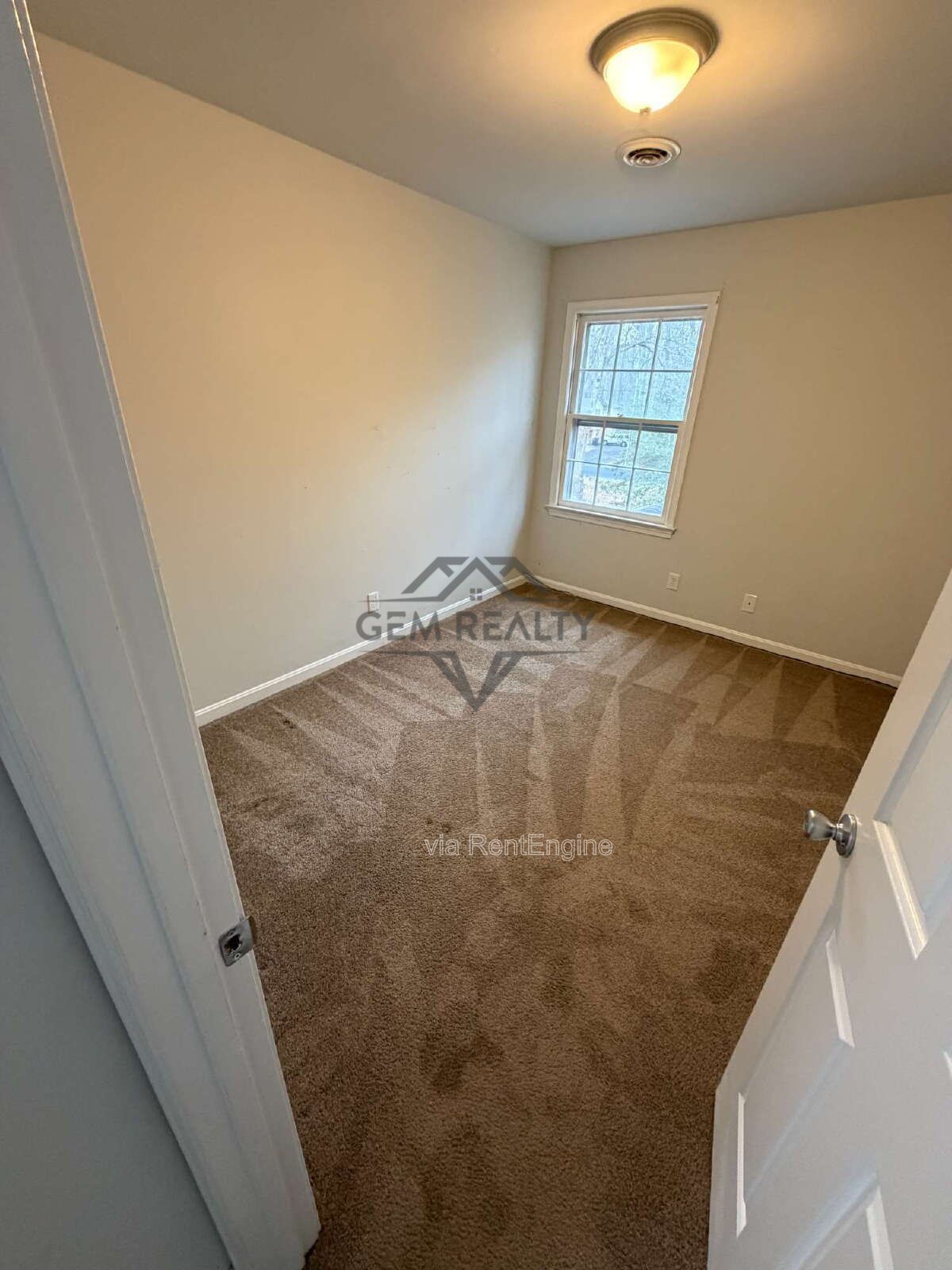 Beautiful 4BR/3.5BA, 3528 sqft private lot in Stafford, this charming single-family home offers space, comfort, and plenty of room to enjoy the outdoors. property image